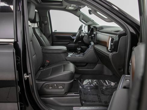 Used 2024 GMC Sierra 1500 Denali w/ Technology Package AWD/4WD image 11