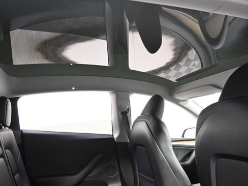 Used 2023 Tesla Model Y Long Range image 17