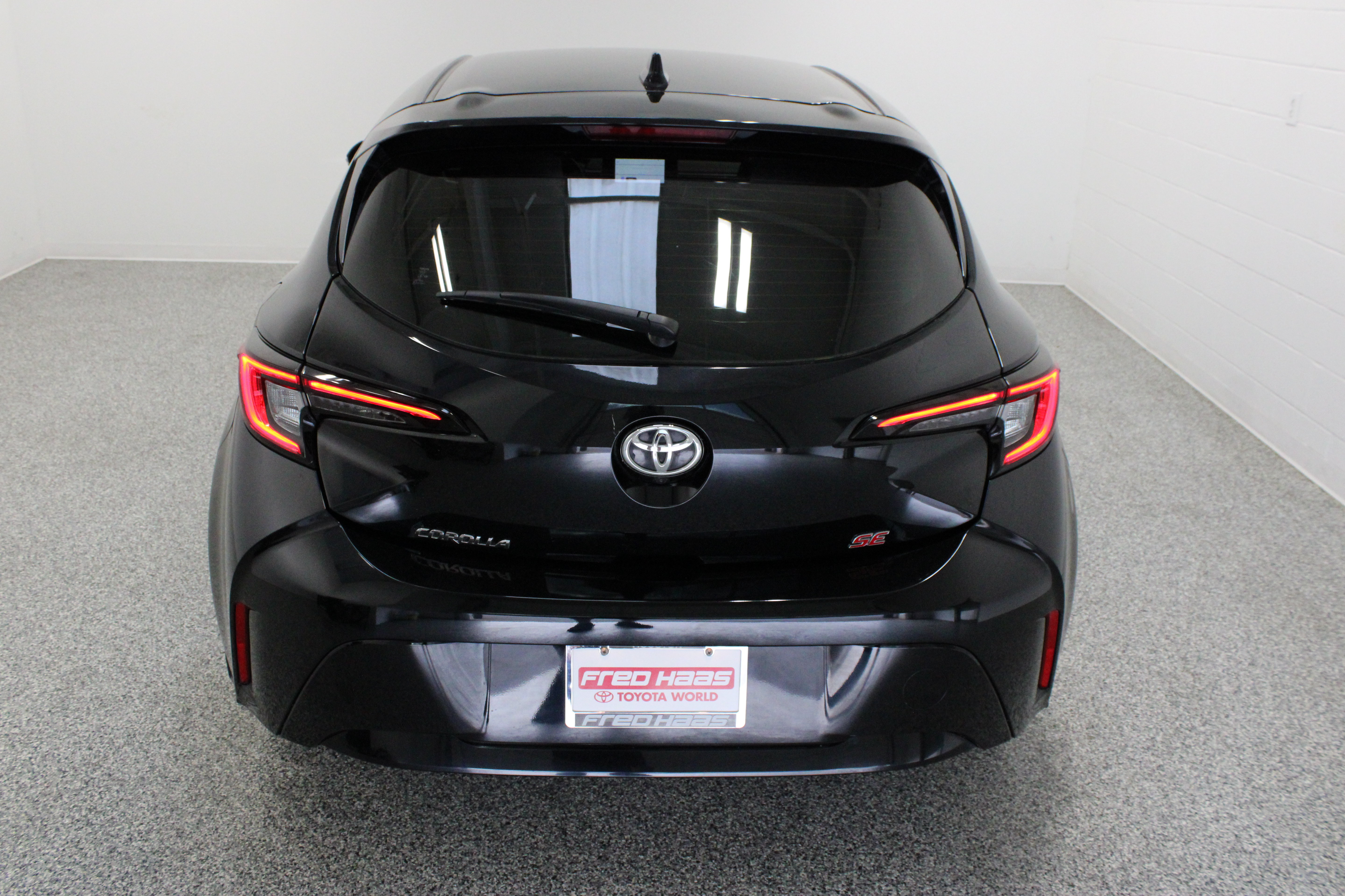 Used 2025 Toyota Corolla SE FWD image 8
