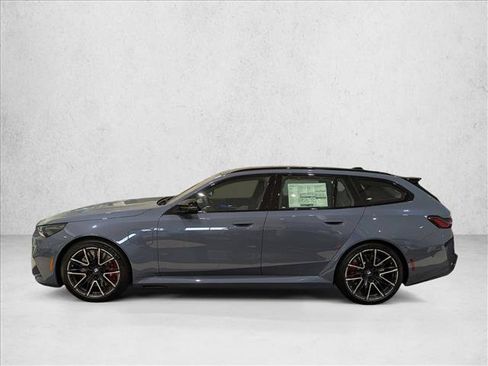 New 2027 BMW M5 Touring AWD/4WD image 5