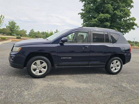 Used 2014 Jeep Compass Latitude FWD image 6