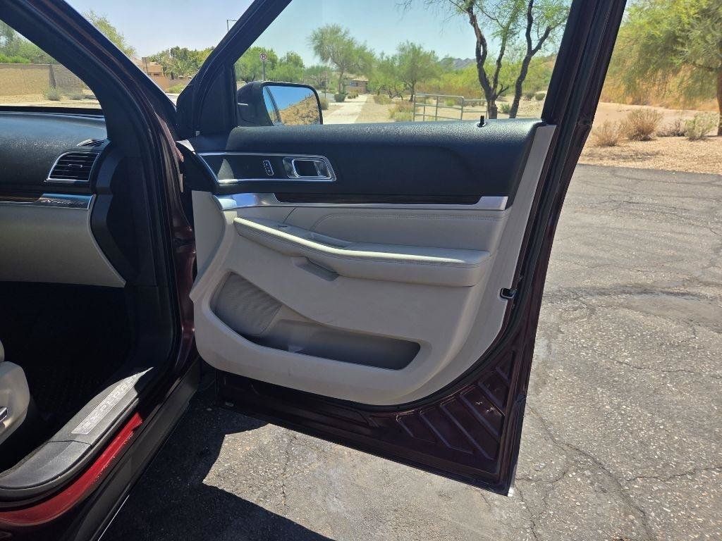 Used 2018 Ford Explorer Limited w/ Equipment Group 301A FWD image 23
