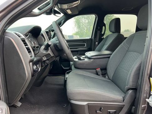 Used 2025 RAM 2500 Big Horn AWD/4WD image 4
