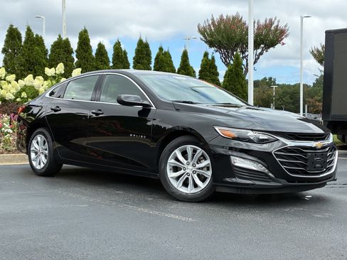 Used 2024 Chevrolet Malibu LT FWD image 2
