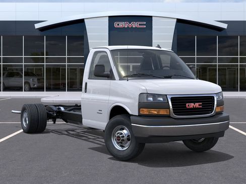 New 2025 GMC Savana 3500 Extended w/ Power Convenience Package image 8