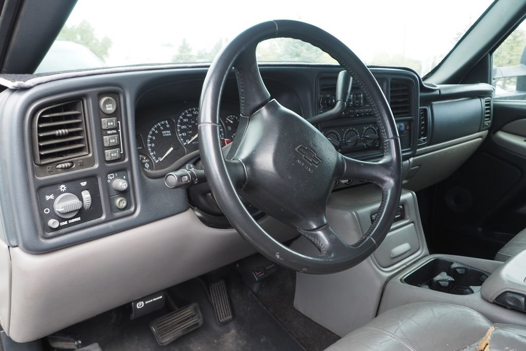 Used 2002 Chevrolet Suburban 2500 LT AWD/4WD image 5
