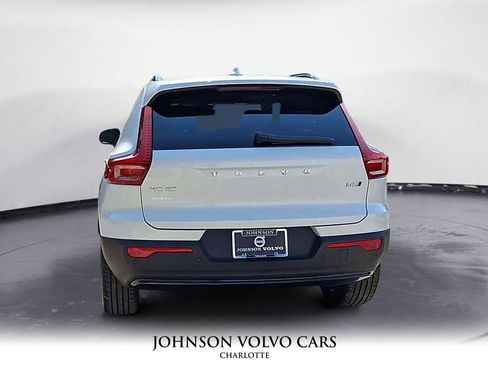 New 2026 Volvo XC40 B5 Core w/ Climate Package image 3