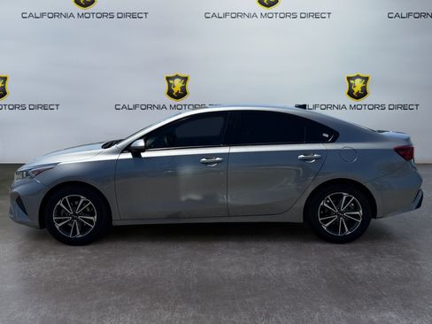 Used 2022 Kia Forte LXS FWD image 2
