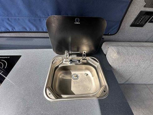 Used 2020 Mercedes-Benz Sprinter 2500 image 29