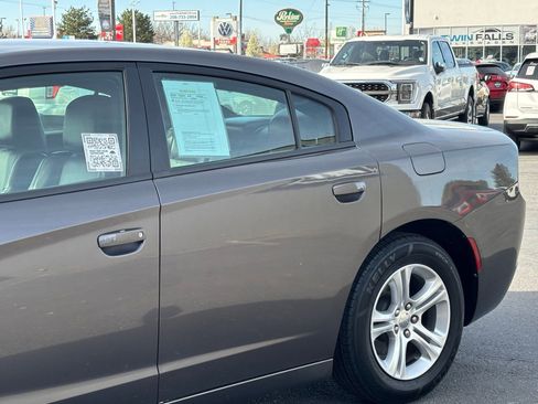 Used 2021 Dodge Charger SXT w/ Leather Interior Group image 4