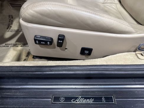 Used 1993 Cadillac Allante image 98