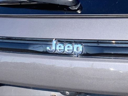 Used 2023 Jeep Grand Cherokee image 28