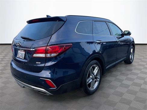 Used 2018 Hyundai Santa Fe SE image 7