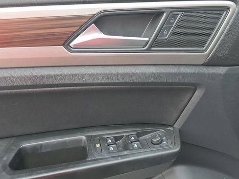 Used 2021 Volkswagen Atlas SE image 15