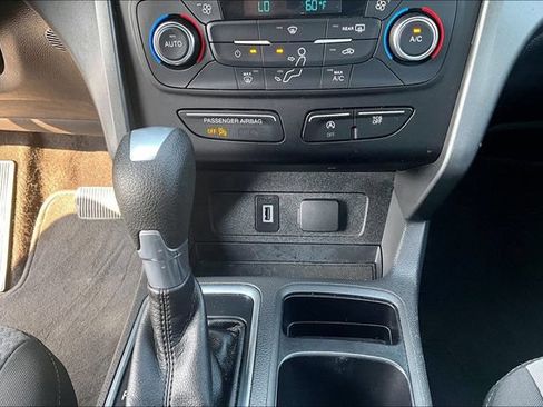Used 2017 Ford Escape SE AWD/4WD image 25