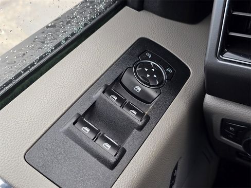 Used 2018 Ford F150 XLT image 28