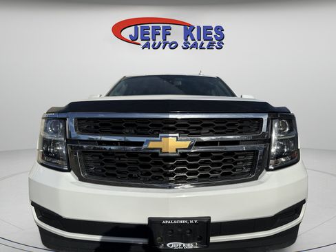 Used 2019 Chevrolet Suburban LT image 2