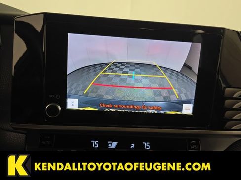 Used 2025 Toyota Camry SE AWD/4WD image 19