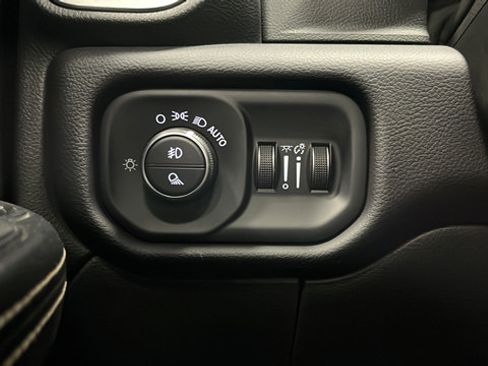 Used 2024 RAM 2500 Laramie w/ Night Edition AWD/4WD image 32