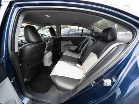 Used 2015 Honda Accord LX image 23