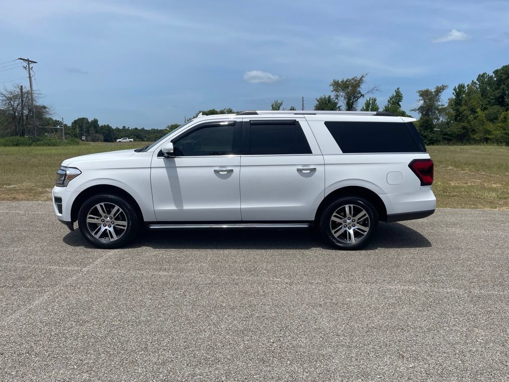 Used 2022 Ford Expedition Max Limited RWD image 2
