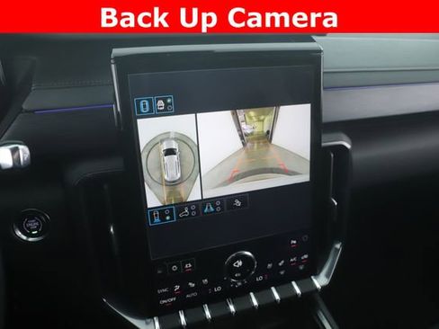 Used 2025 GMC Acadia AT4 w/ Luxury Package AWD/4WD image 23