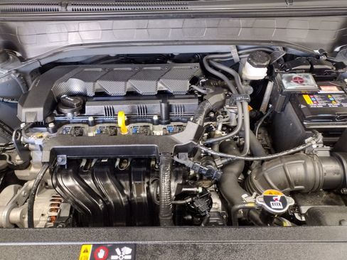 Certified 2023 Hyundai Venue SE FWD image 9