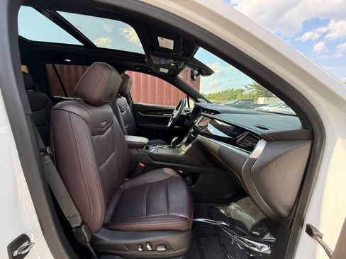 Used 2022 Cadillac XT6 Premium Luxury w/ Technology Package AWD/4WD image 27
