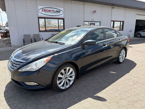 Used 2011 Hyundai Sonata SE w/ Navigation & Sunroof Pkg 4 FWD image 1
