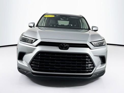 Used 2025 Toyota Grand Highlander FWD image 2