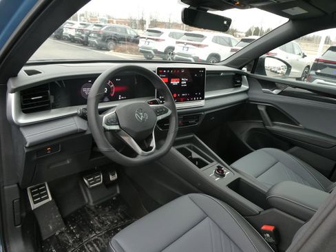 New 2026 Volkswagen Tiguan SE R-Line AWD/4WD image 38