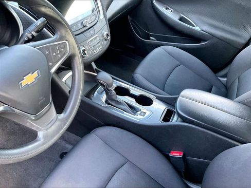 Used 2023 Chevrolet Malibu LT FWD image 19