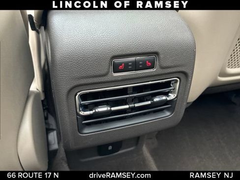 Used 2022 Lincoln Corsair AWD w/ Premium Package image 23