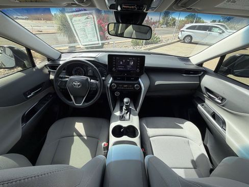 Used 2021 Toyota Venza LE w/ Carpet Mat Package (TMS) AWD/4WD image 23