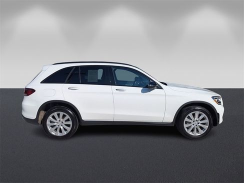 Used 2021 Mercedes-Benz GLC 300 4MATIC image 3