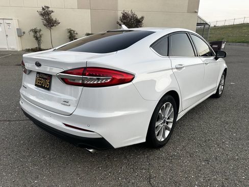 Used 2020 Ford Fusion SE image 9