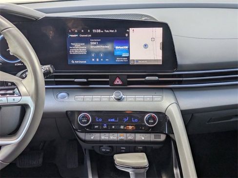 Used 2023 Hyundai Elantra SEL w/ Convenience Package image 17