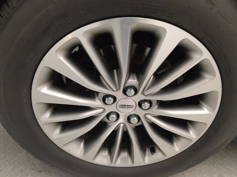 Used 2016 Lincoln MKX Select w/ Select Plus Package image 31