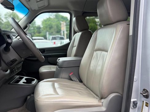 Used 2014 Nissan NV 3500 SL w/ Technology Package RWD image 10