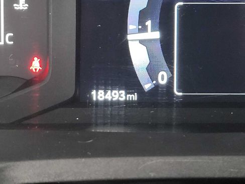 Used 2023 Nissan Rogue SV FWD image 86