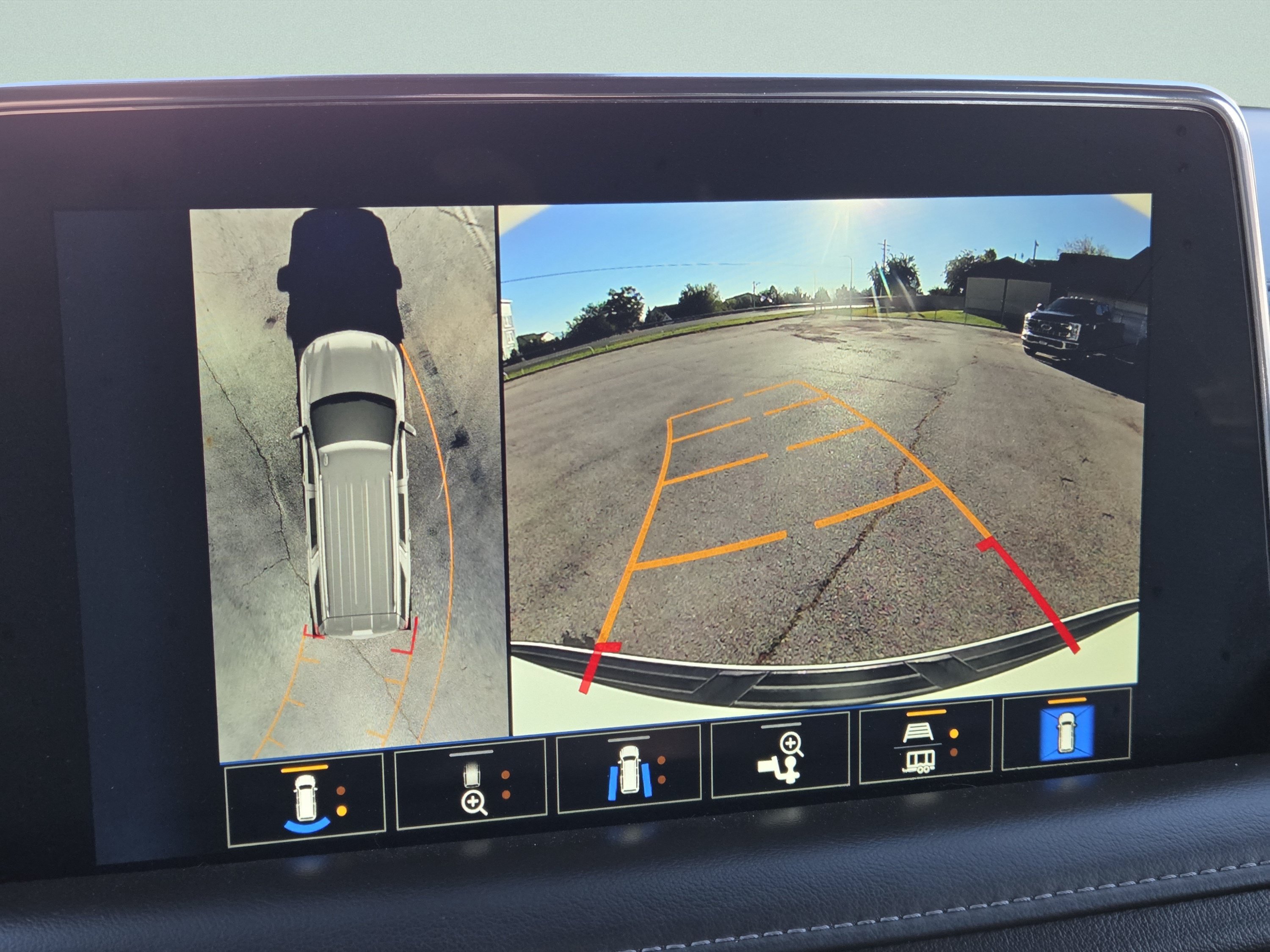 Used 2022 Chevrolet Tahoe LT w/ LT Signature Package AWD/4WD image 16