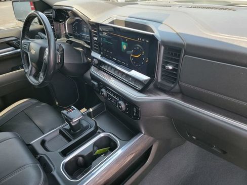 Certified 2023 Chevrolet Silverado 1500 LTZ w/ LTZ Convenience Package II AWD/4WD image 18