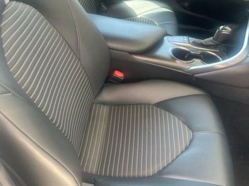 Used 2023 Toyota Camry SE FWD image 9