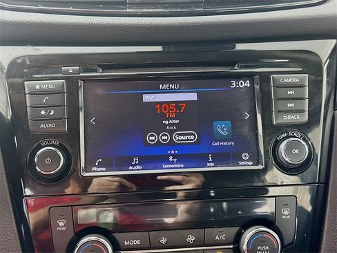 Used 2021 Nissan Rogue Sport SV w/ Technology Package image 14