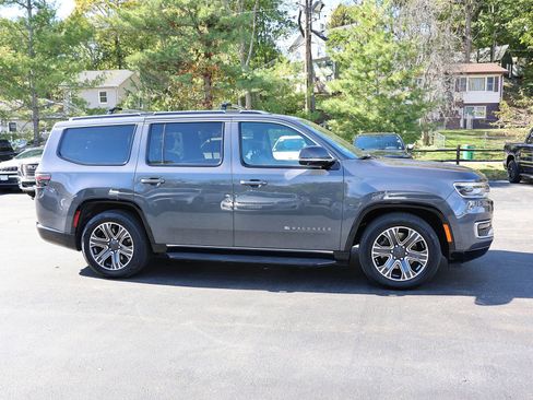 Used 2022 Jeep Wagoneer Series III w/ Convenience Group I image 8