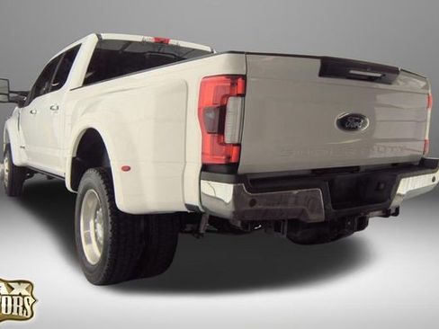 Used 2017 Ford F450 Lariat w/ Lariat Ultimate Package image 3