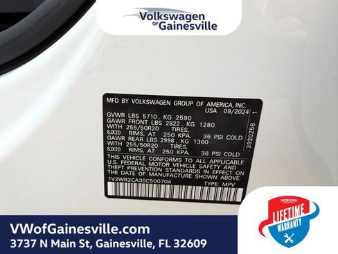 Certified 2025 Volkswagen Atlas SE image 30