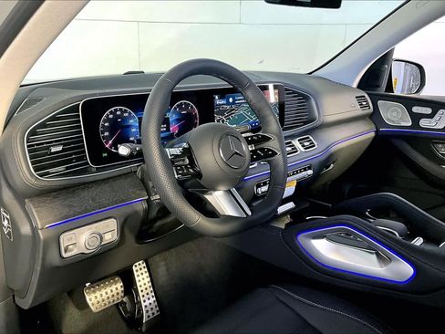 New 2026 Mercedes-Benz GLS 450 4MATIC image 9