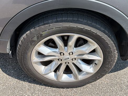 Used 2013 Ford Explorer XLT FWD image 12