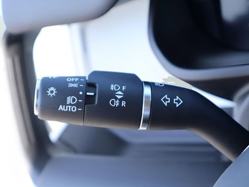 New 2025 Land Rover Defender 110 S AWD/4WD image 33